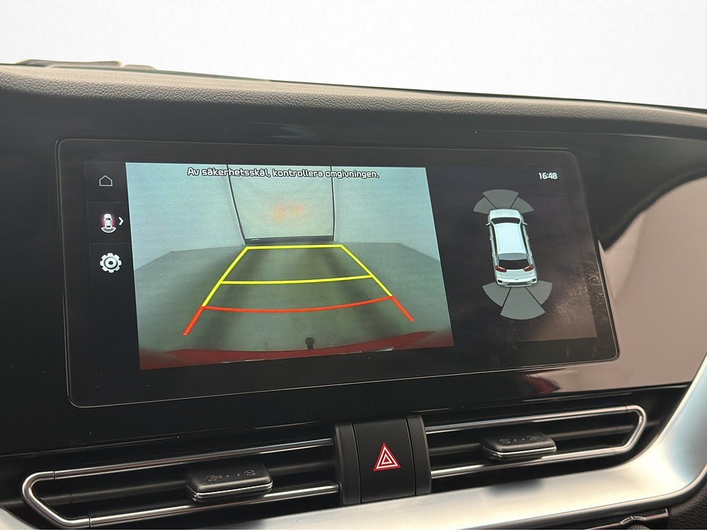 Vehicle Image 25