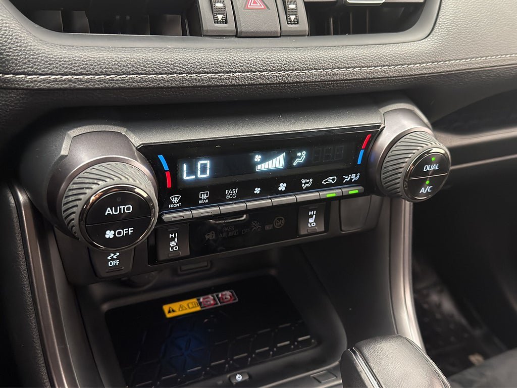 Vehicle Image 26