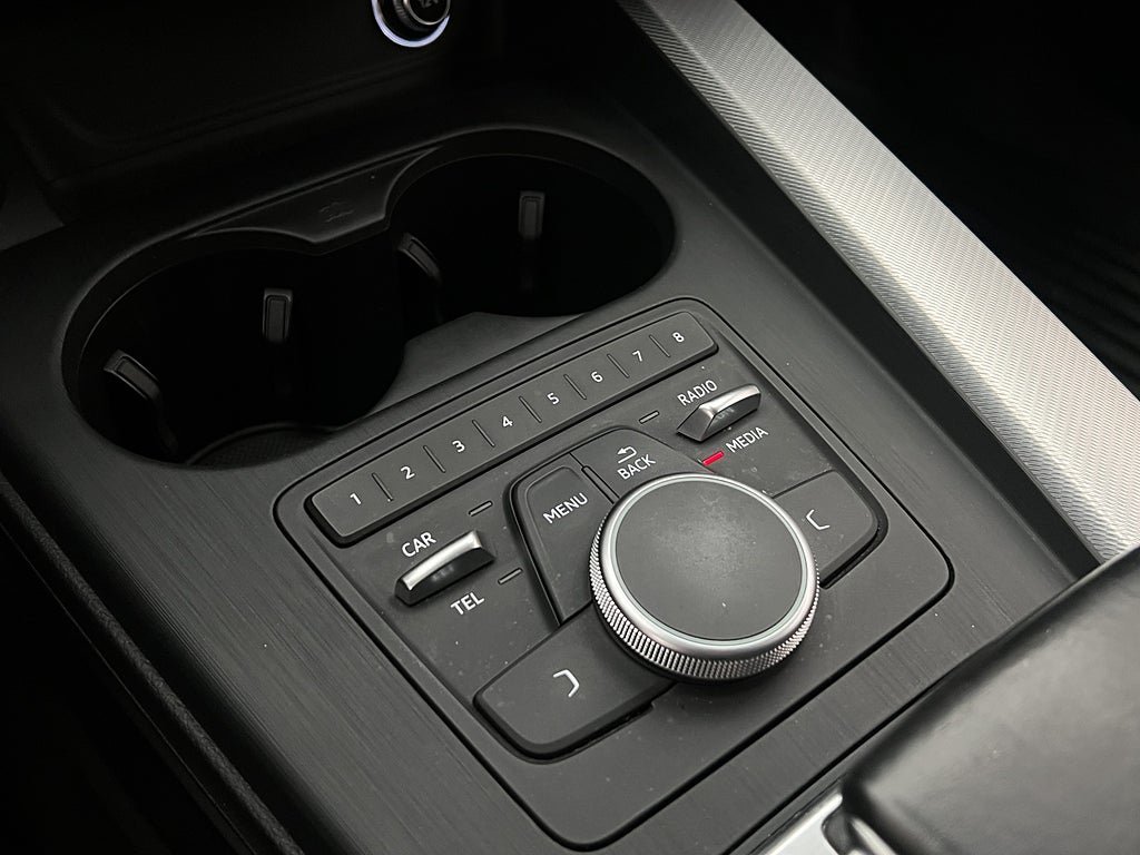 Vehicle Image 24
