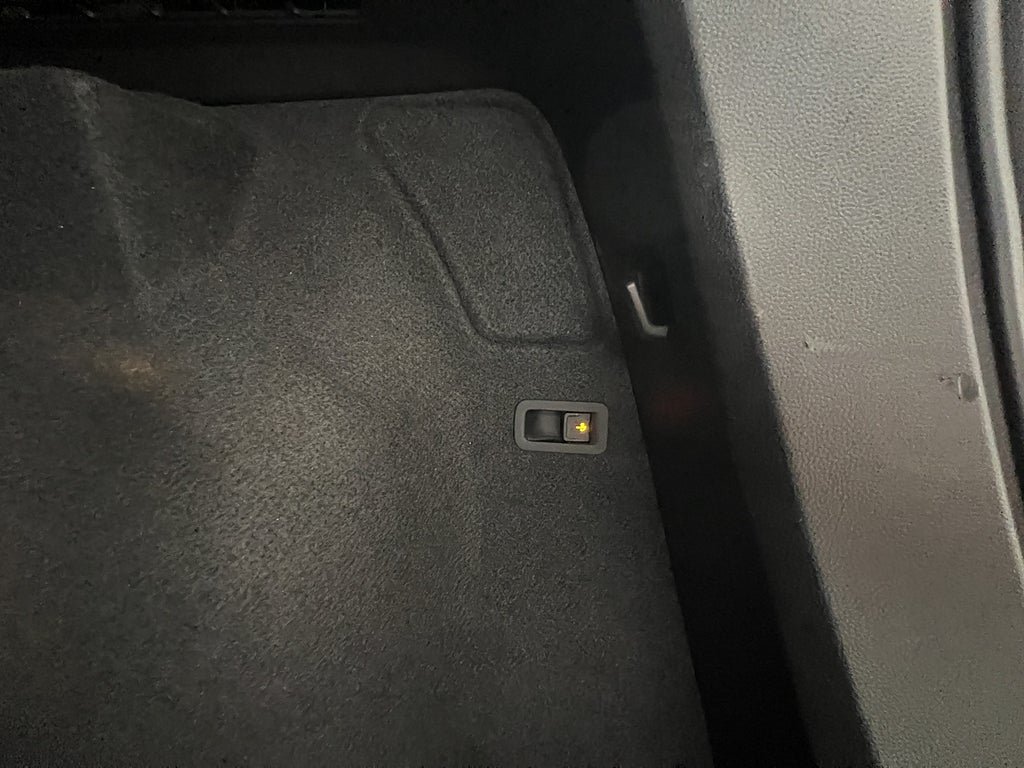 Vehicle Image 32