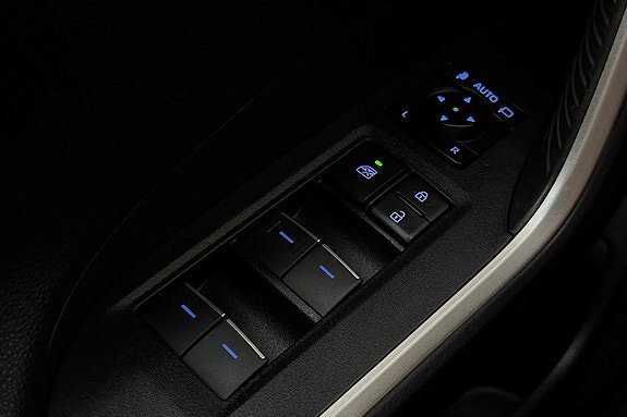 Vehicle Image 28