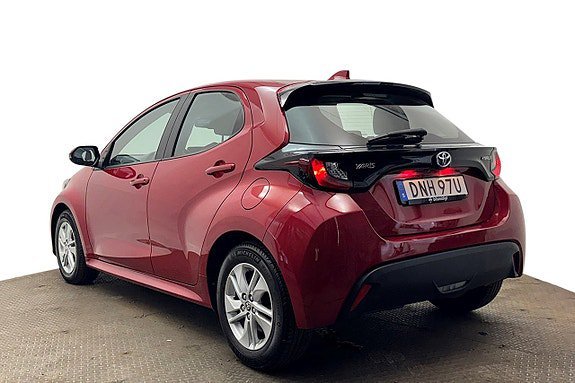 Vehicle Image 9