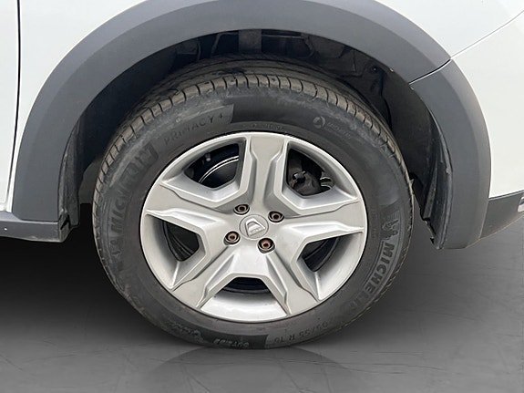 Vehicle Image 30