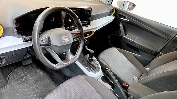 Vehicle Image 8