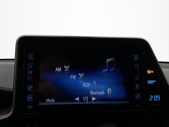 Vehicle Image 18