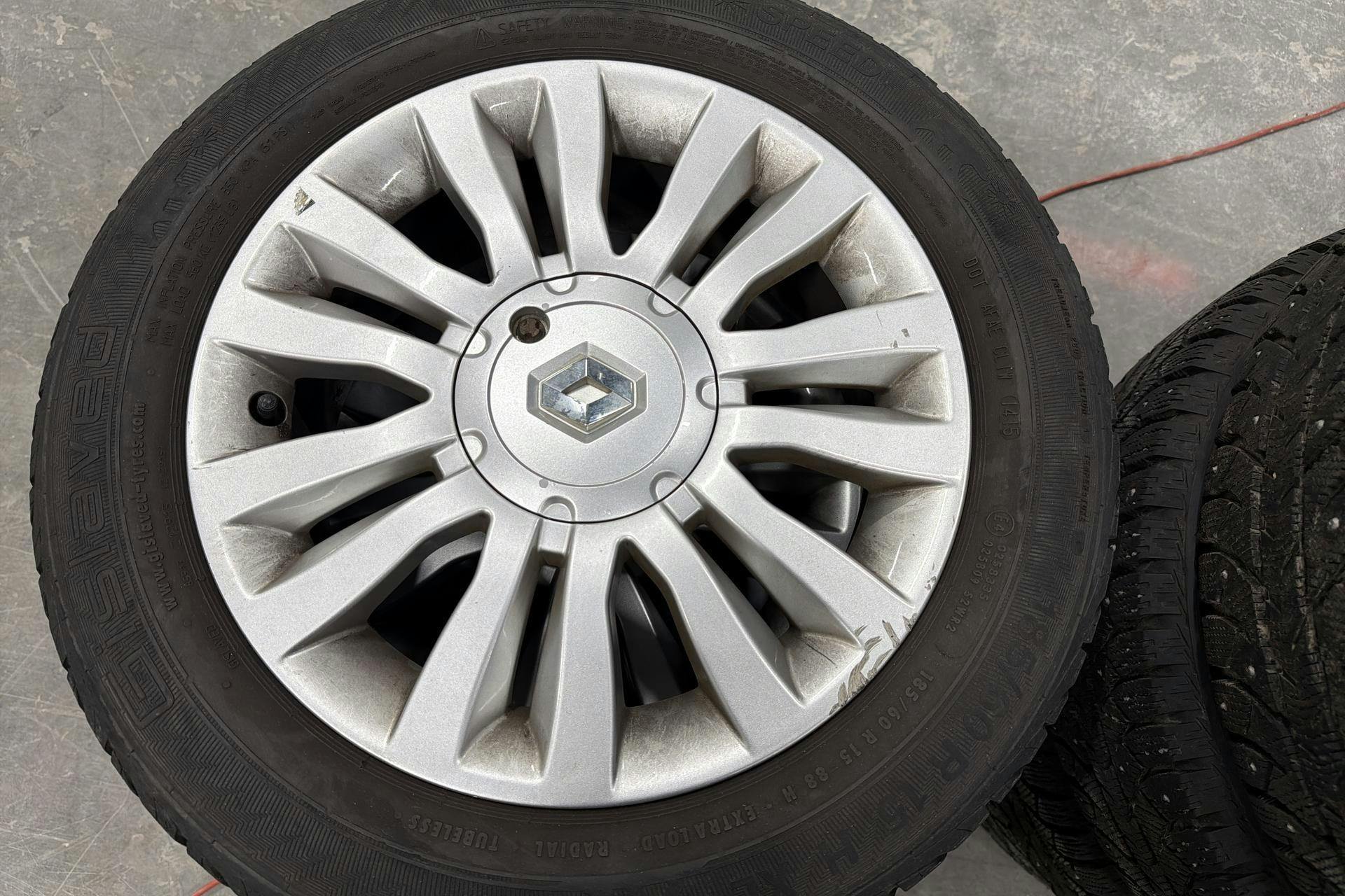Vehicle Image 12