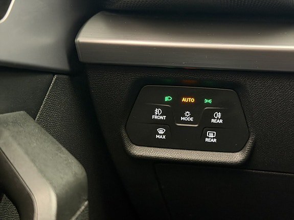 Vehicle Image 28