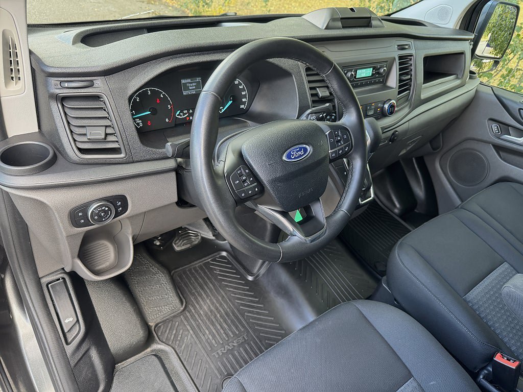 Vehicle Image 15