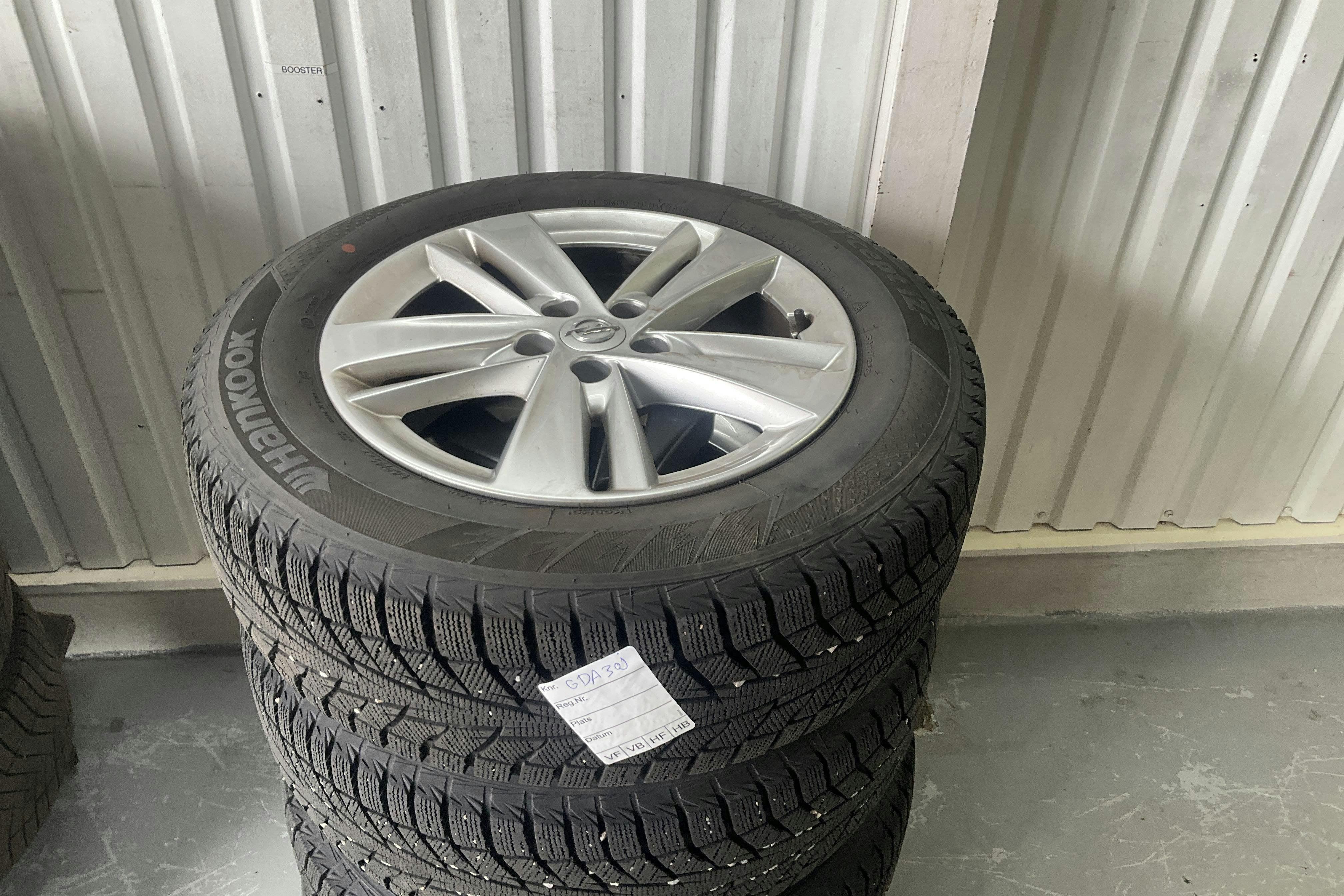 Vehicle Image 13