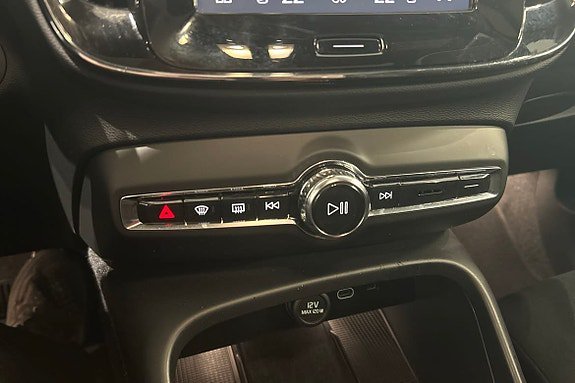 Vehicle Image 29