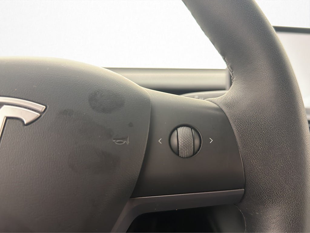 Vehicle Image 26