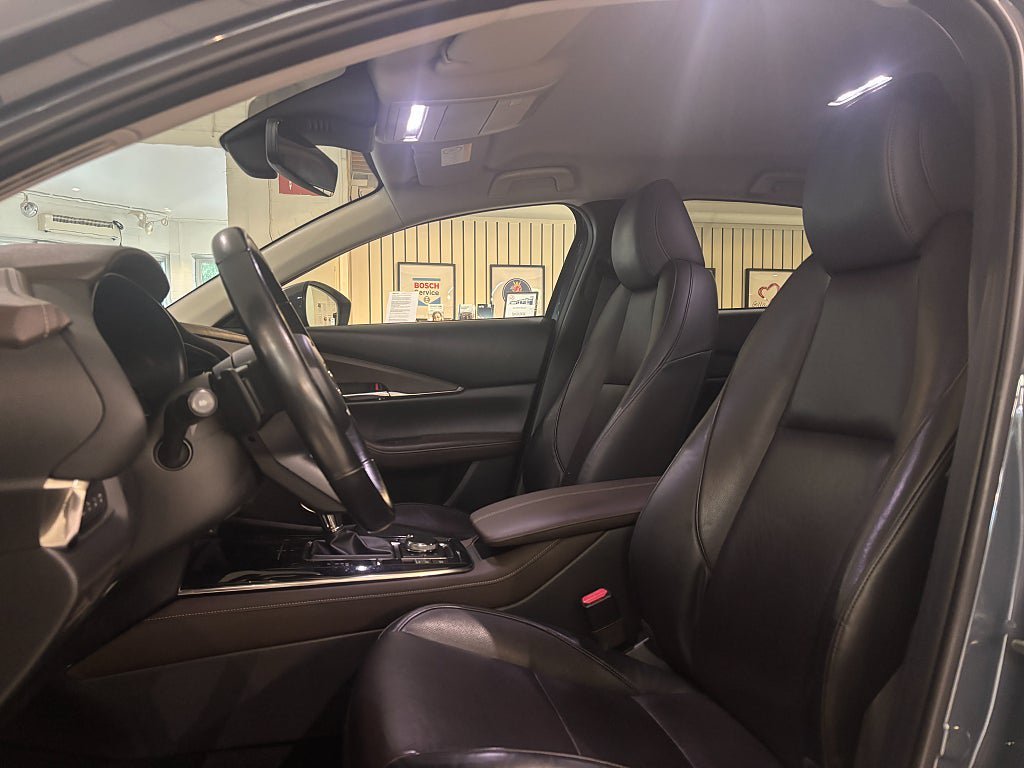 Vehicle Image 11