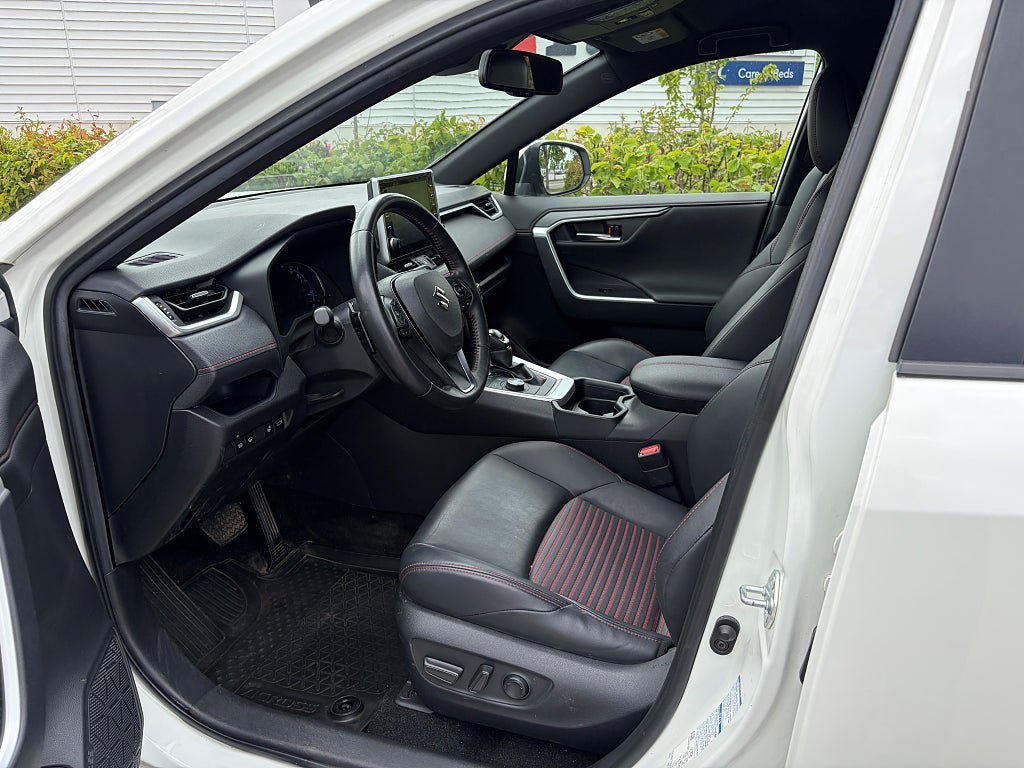 Vehicle Image 5