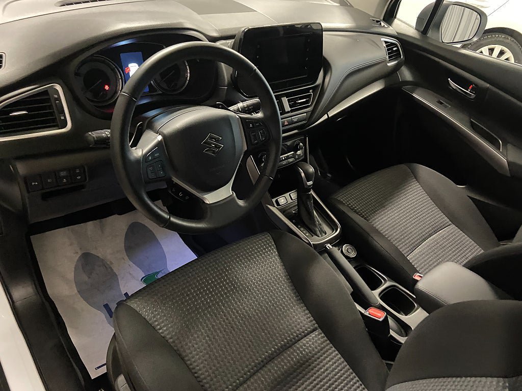 Vehicle Image 8
