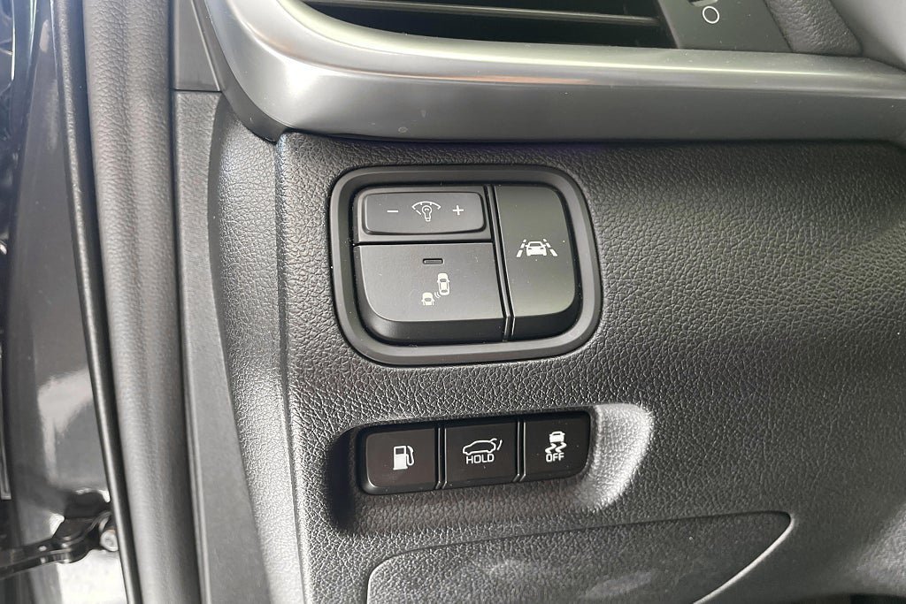 Vehicle Image 24