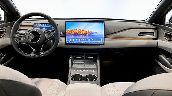 Vehicle Image 4