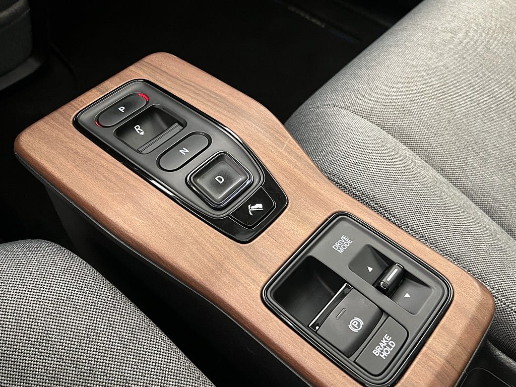 Vehicle Image 22