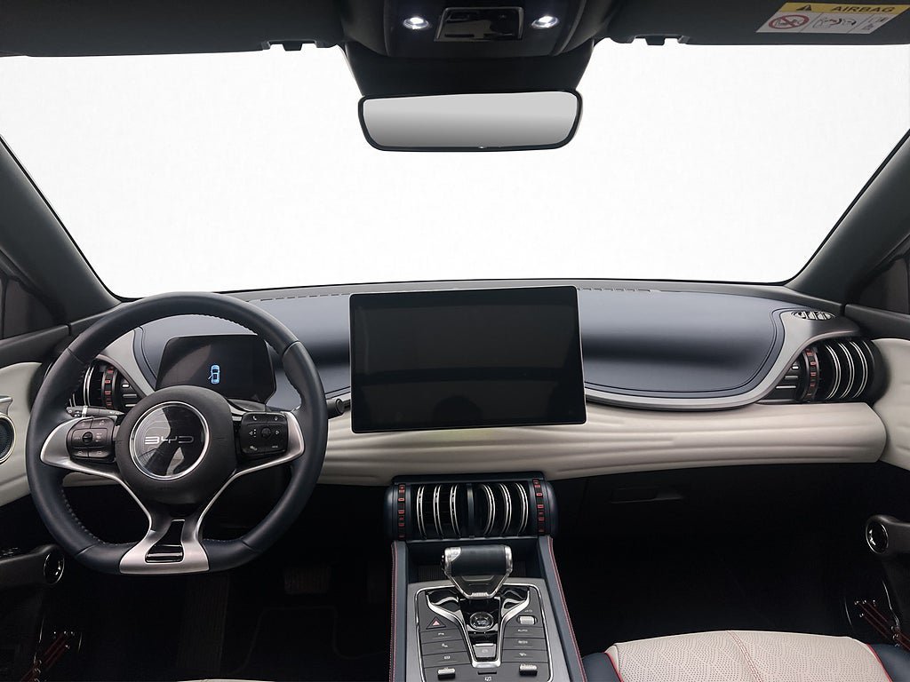 Vehicle Image 13