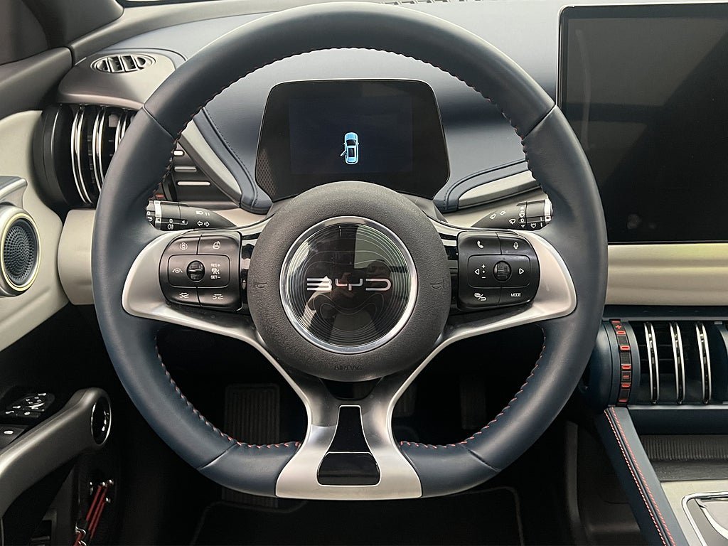 Vehicle Image 14