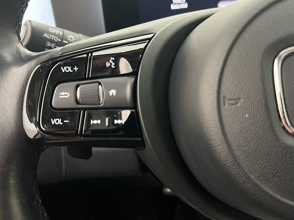 Vehicle Image 27