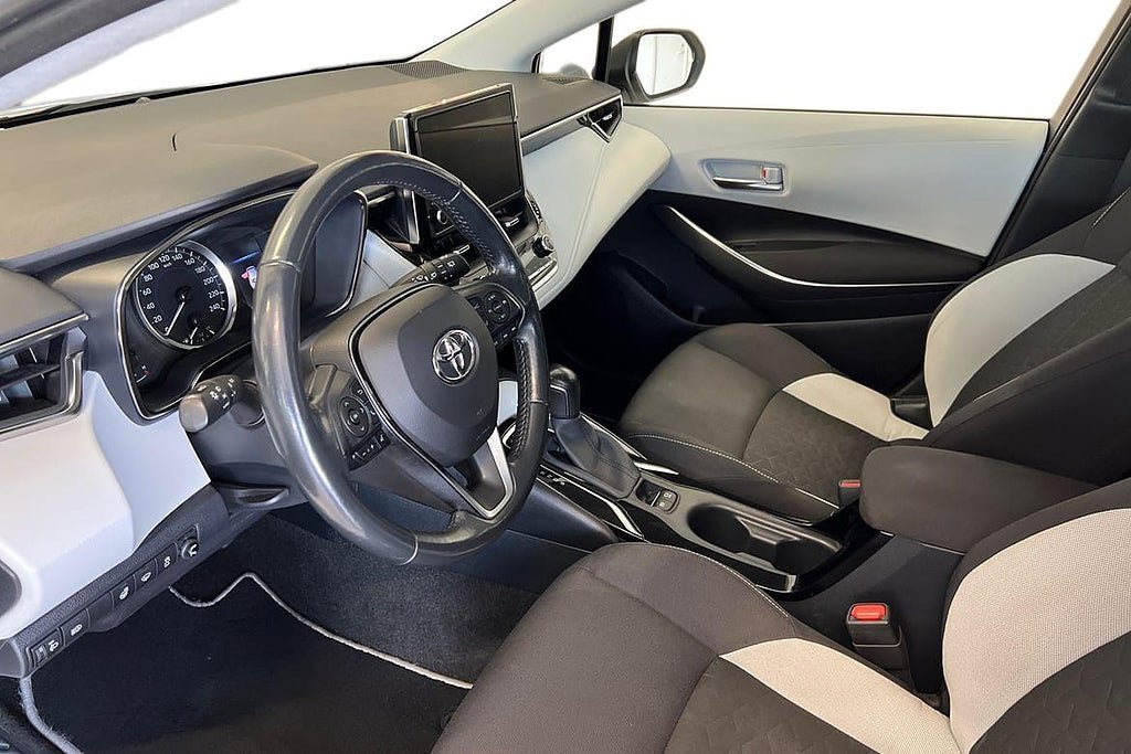 Vehicle Image 12