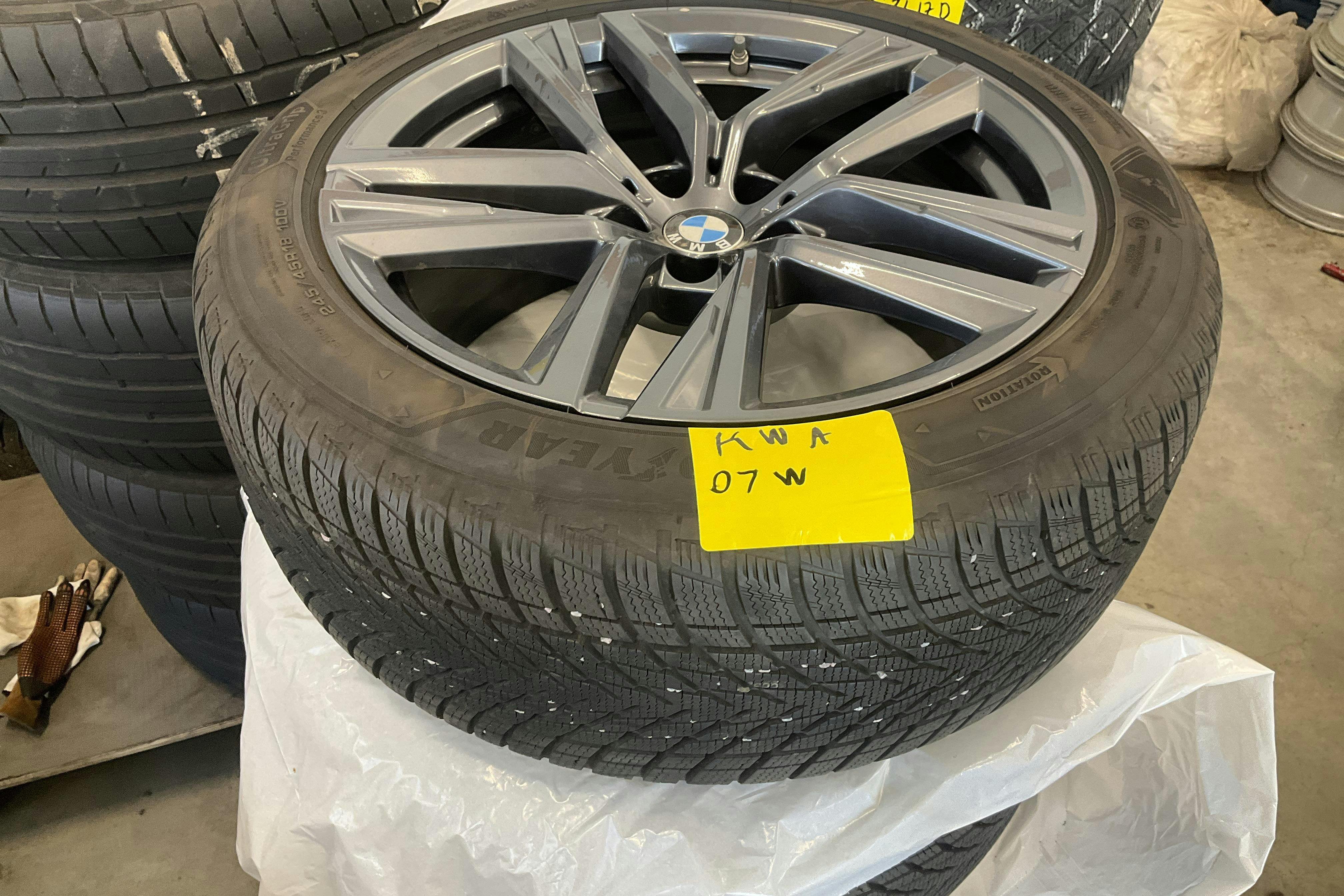 Vehicle Image 18