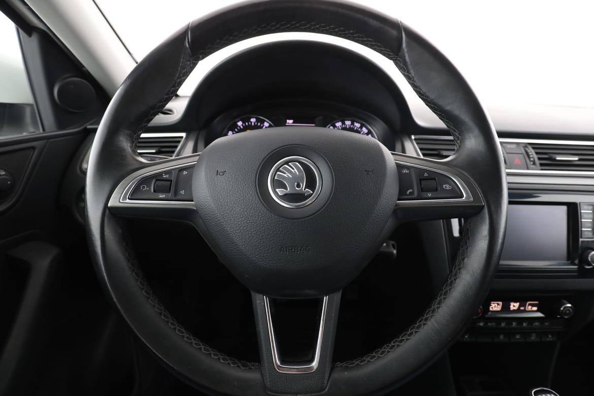 Vehicle Image 19