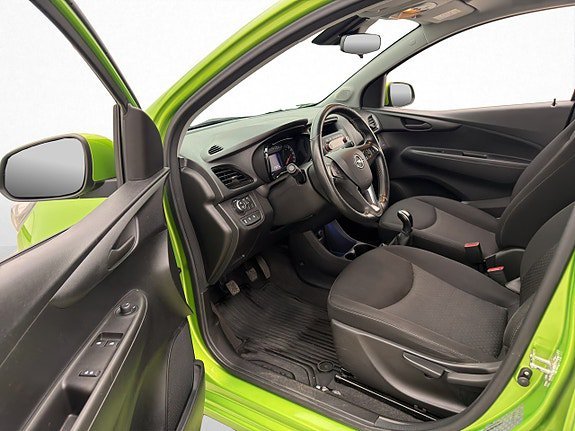 Vehicle Image 16