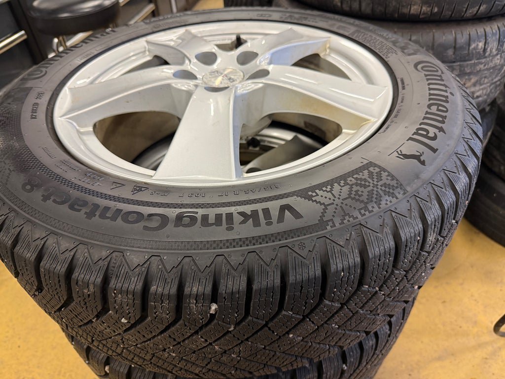 Vehicle Image 21