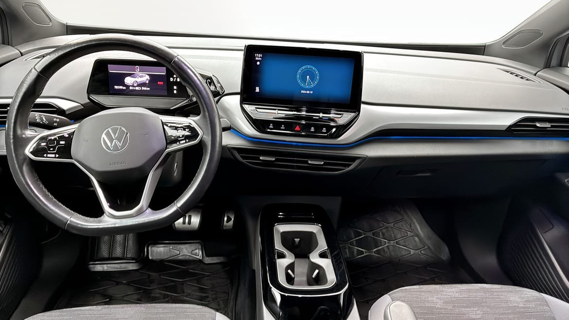 Vehicle Image 10