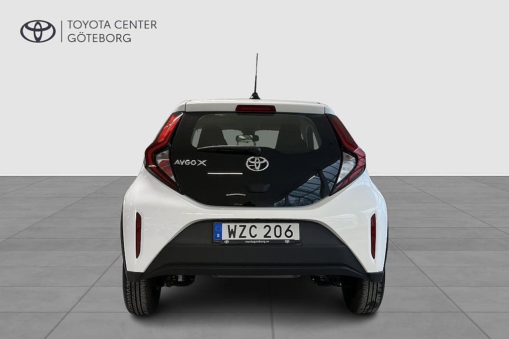Vehicle Image 7