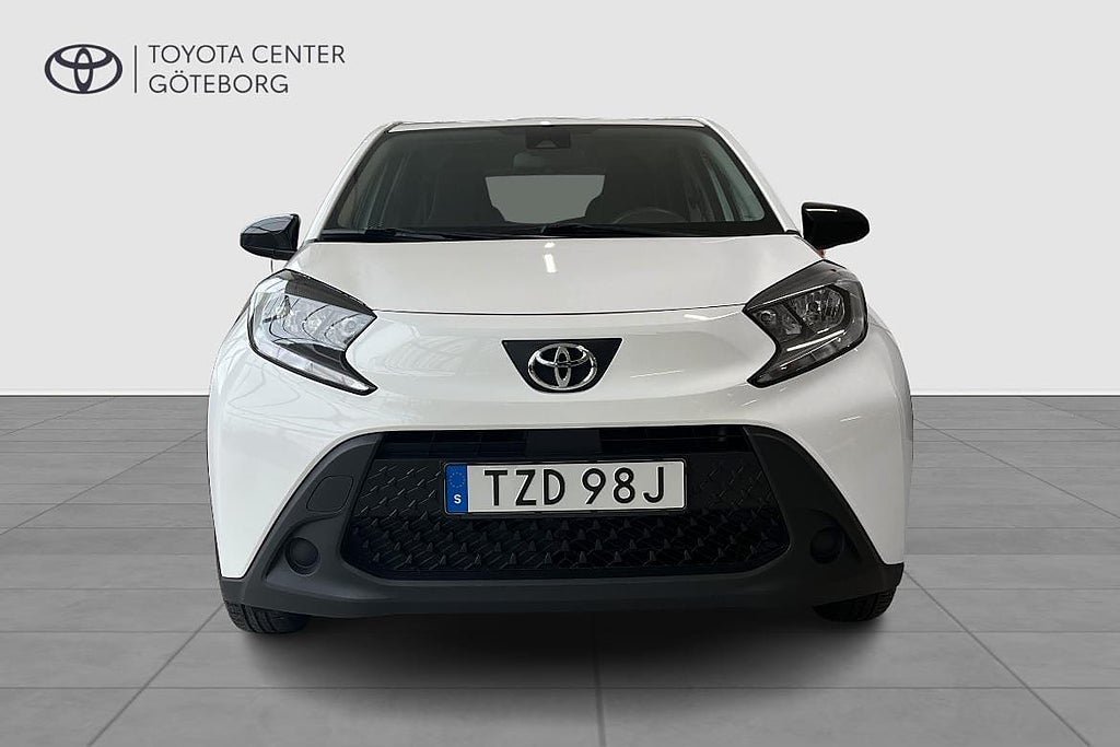 Vehicle Image 8