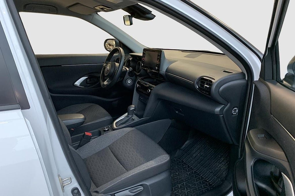 Vehicle Image 9