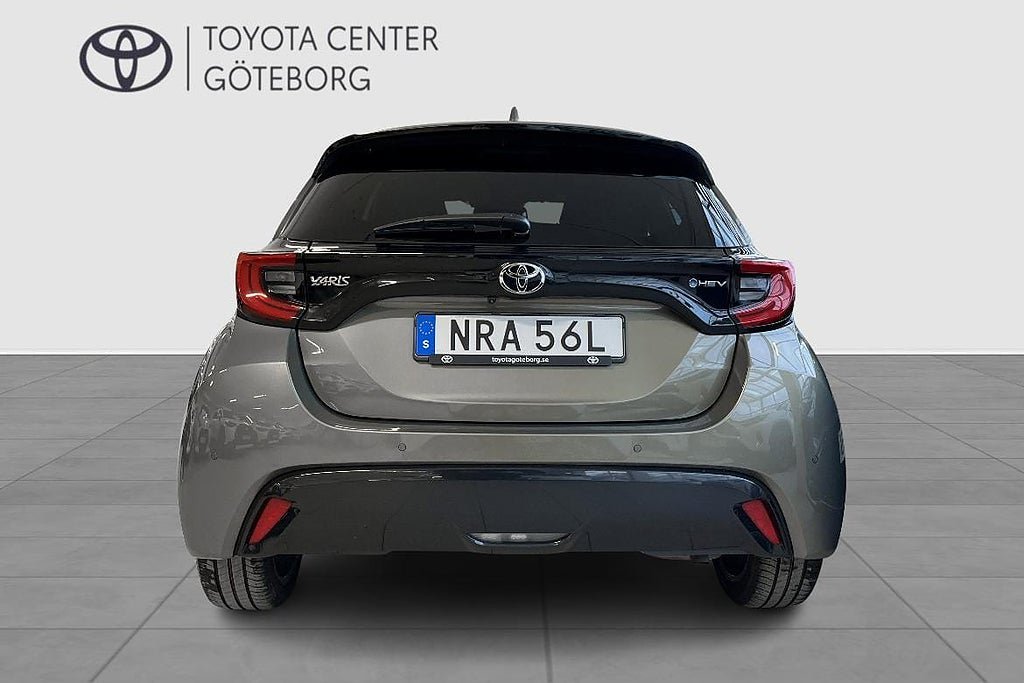 Vehicle Image 6