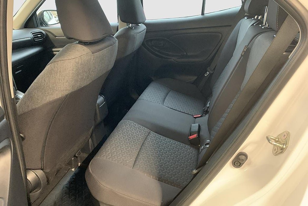 Vehicle Image 10