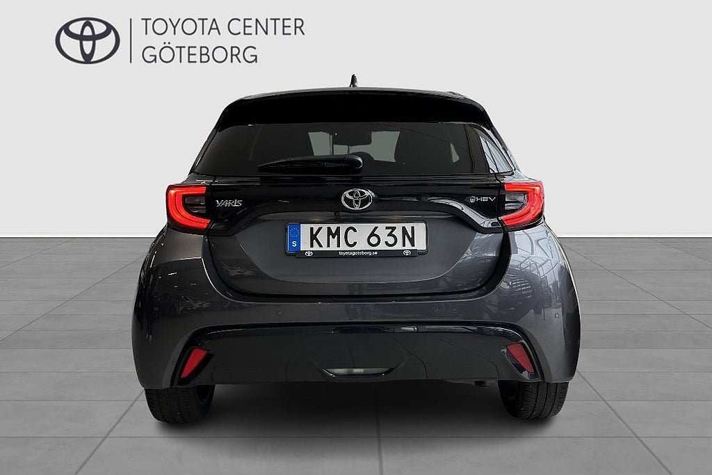 Vehicle Image 6