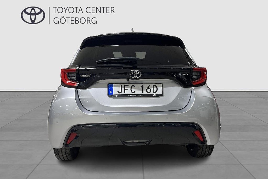Vehicle Image 6