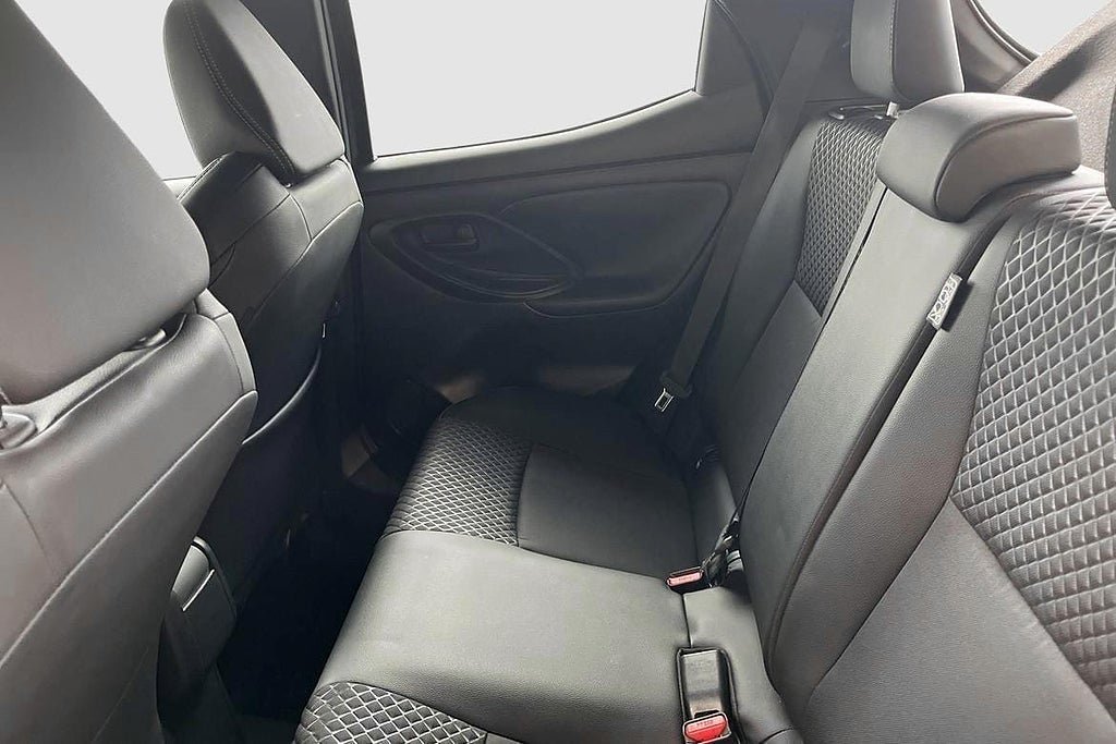 Vehicle Image 9