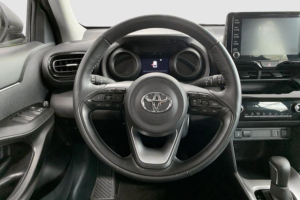 Vehicle Image 10