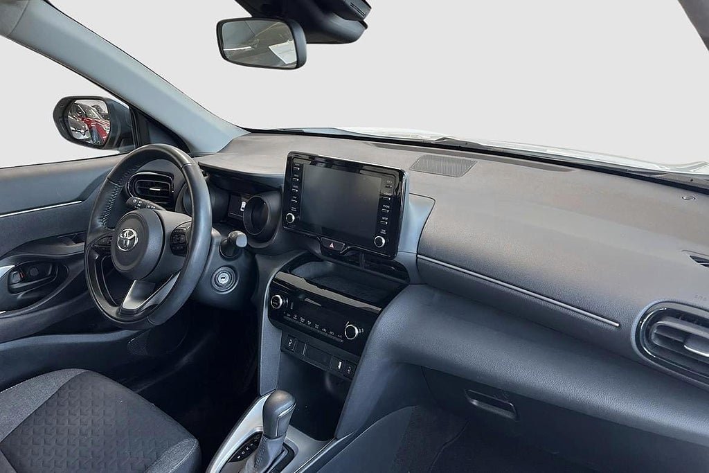 Vehicle Image 9