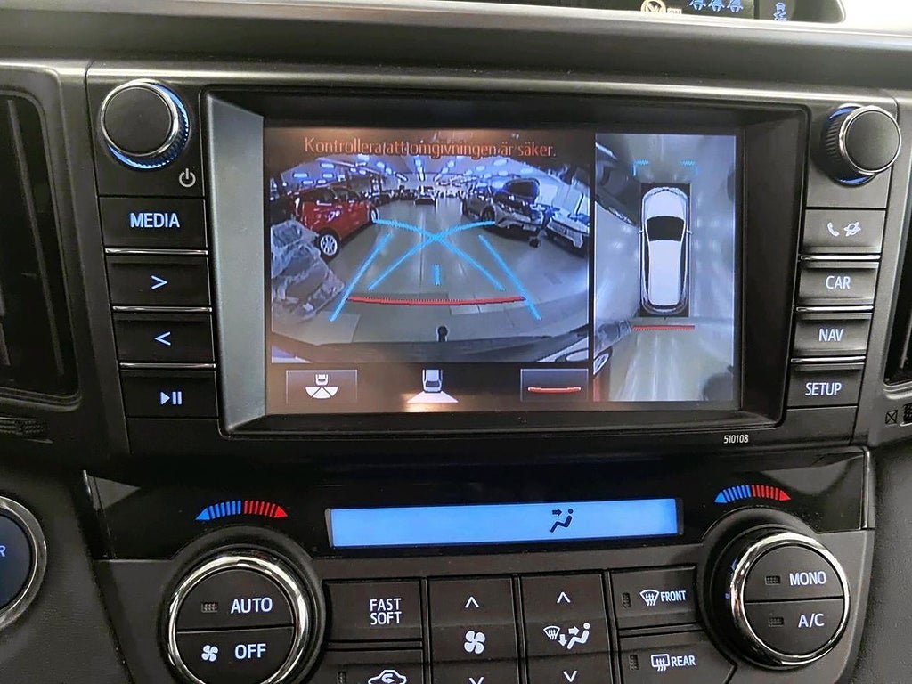 Vehicle Image 17