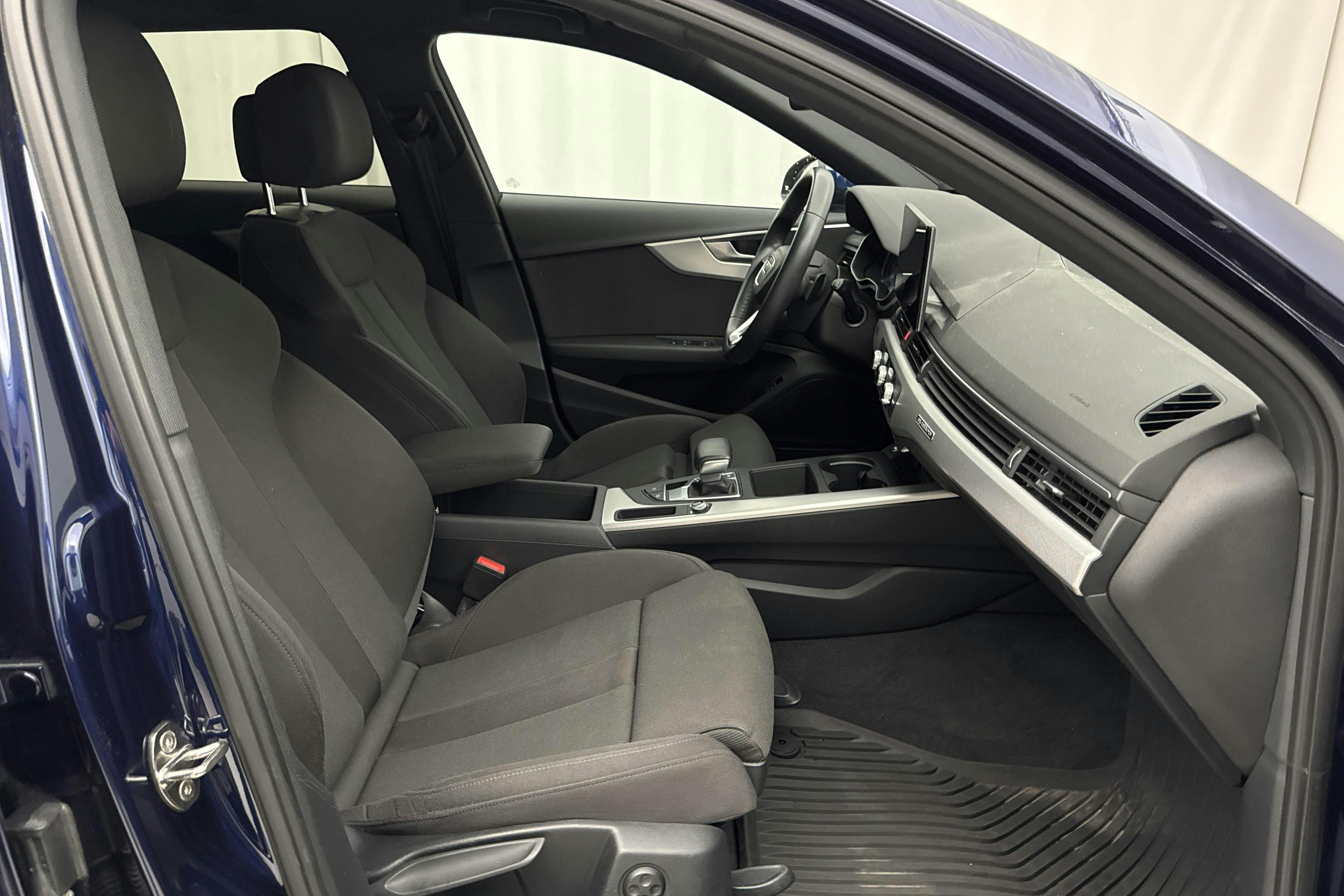 Vehicle Image 7