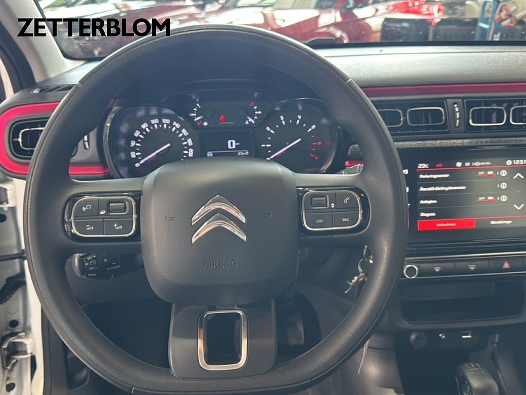Vehicle Image 12