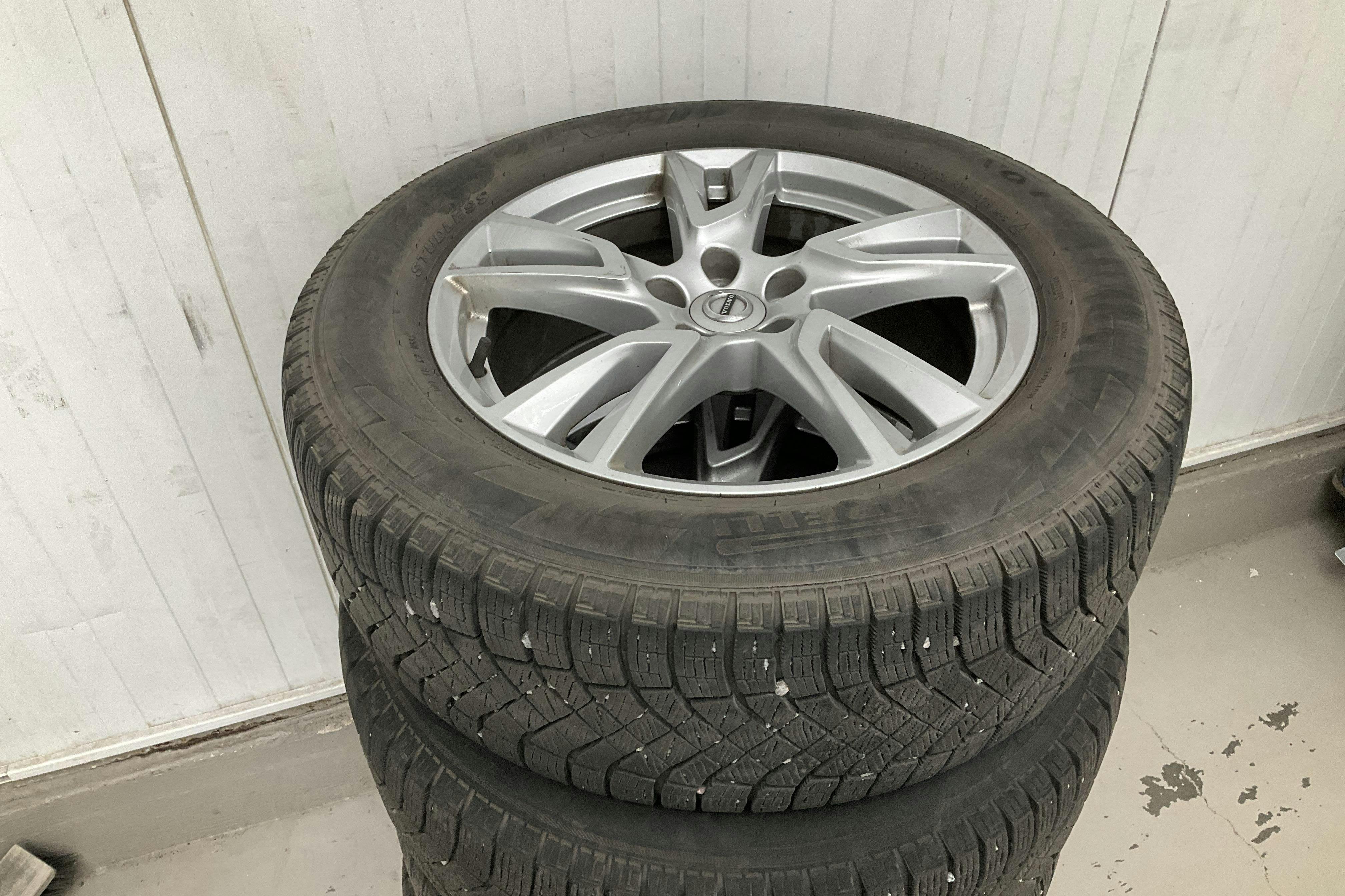 Vehicle Image 16