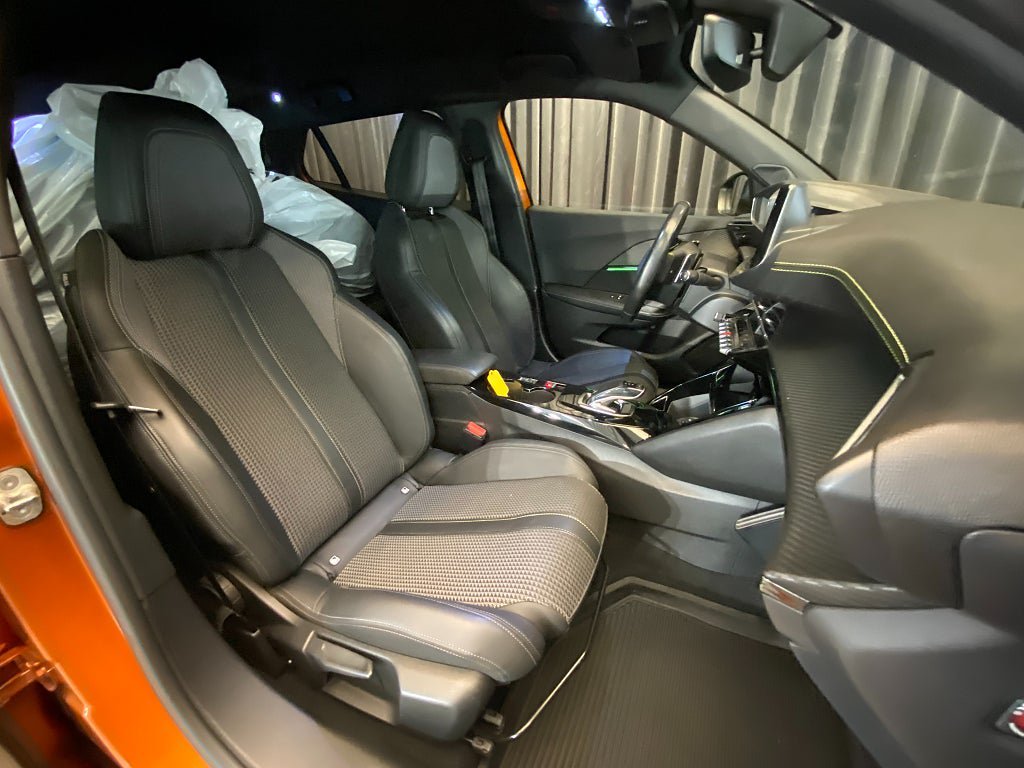 Vehicle Image 8