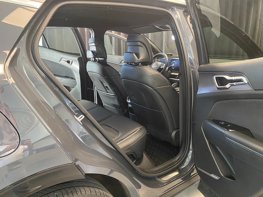 Vehicle Image 37