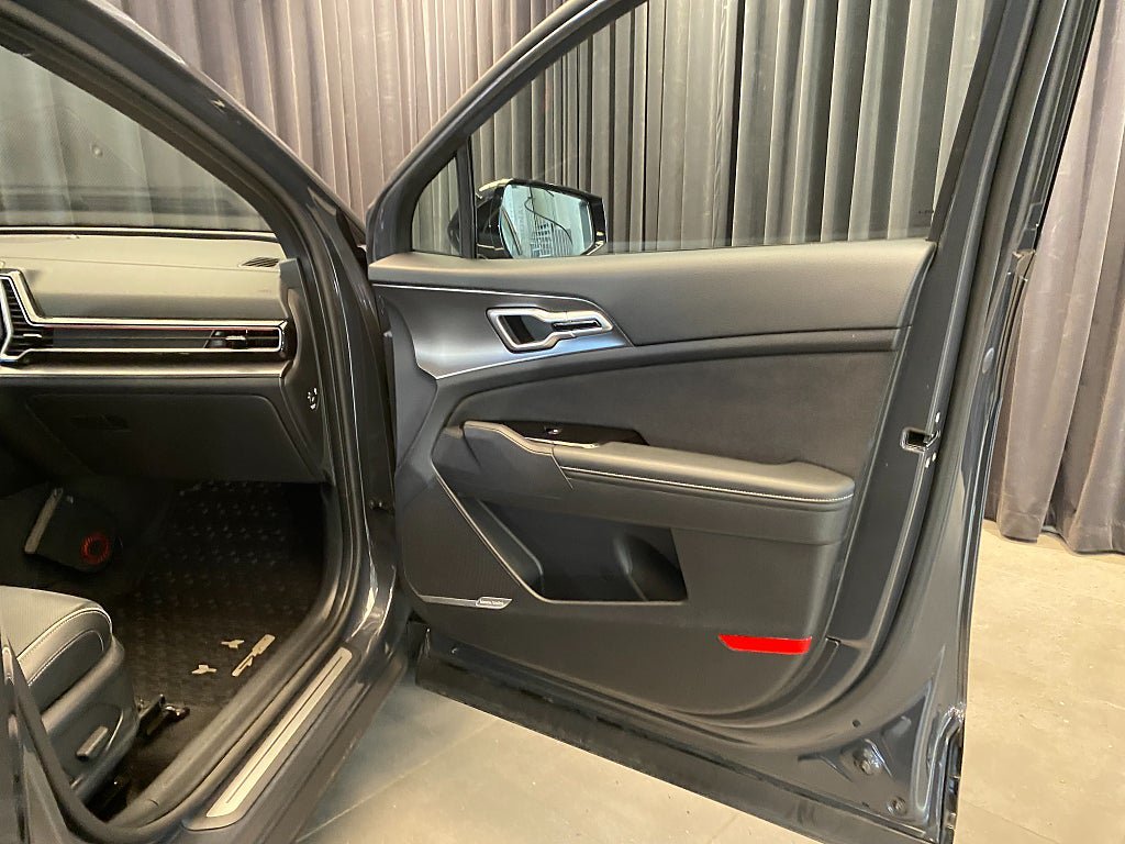 Vehicle Image 38