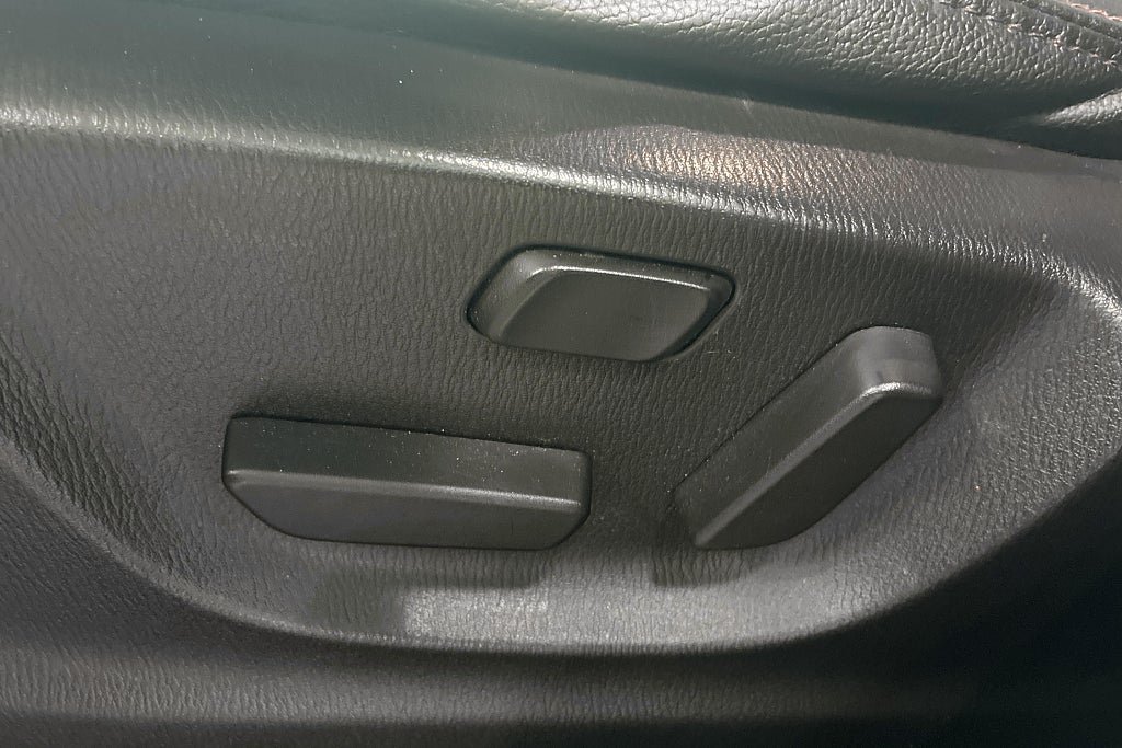 Vehicle Image 23