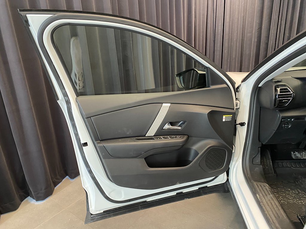 Vehicle Image 40