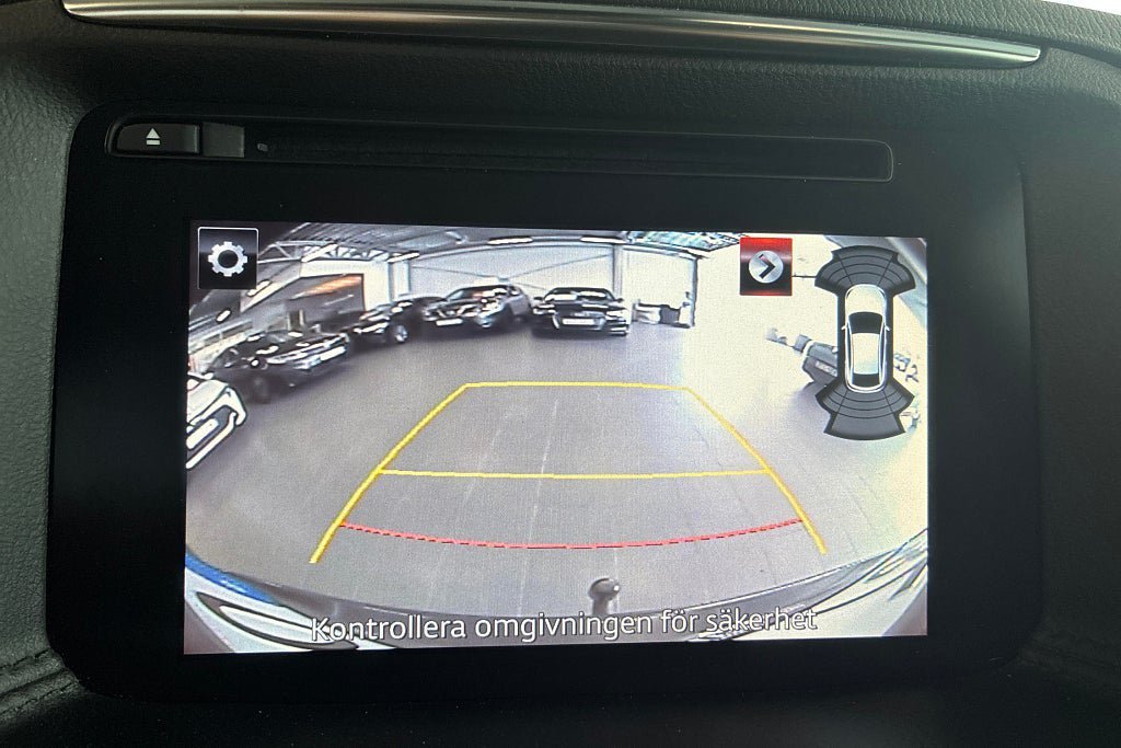 Vehicle Image 25
